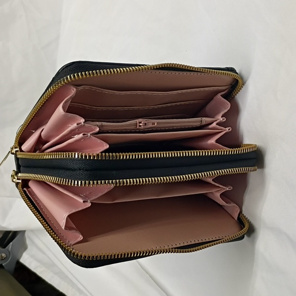 Hello Kitty Wallet - Picture 5 of 7